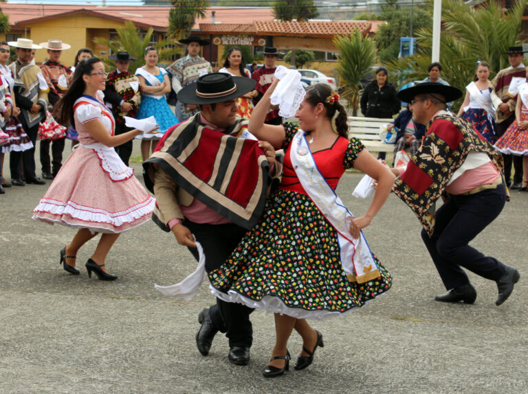 Talca: participa en el taller intensivo de cueca
