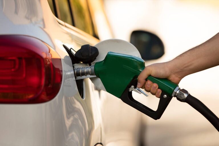 ¡Atención conductores! Estación de servicio ofrece $100 de descuento por litro en tres comunas del Maule