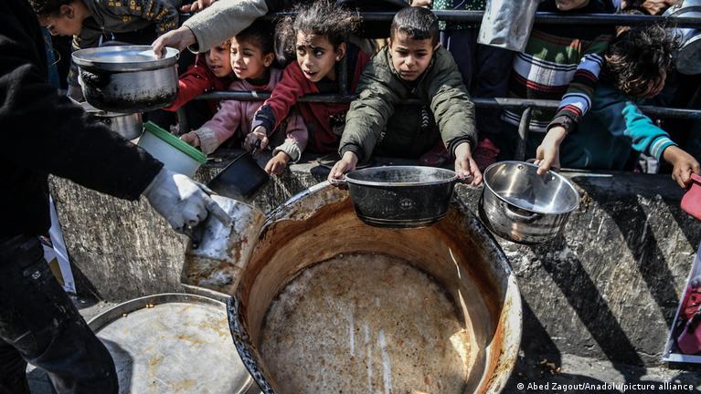 La tregua en Gaza se debilita tras el cese temporal de la ayuda humanitaria