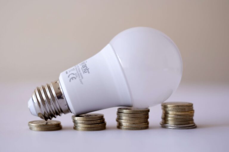 Nueva alza del precio de la luz alcanza el 60%: ¿Cuánto tendré que pagar y cuándo podré postular al subsidio eléctrico?