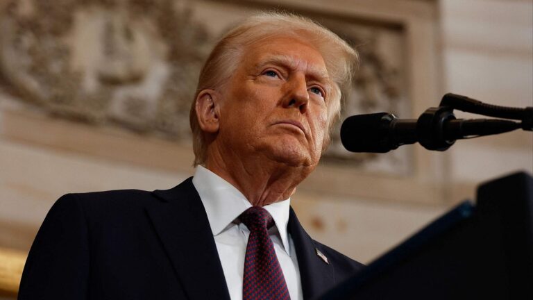 Trump anuncia 50 % de arancel al cobre y amenaza con subir tarifas a fármacos hasta 200 %