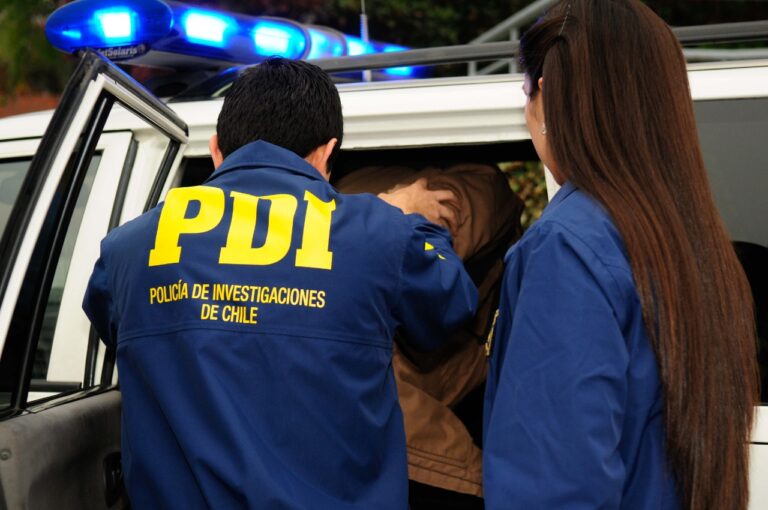 Detienen en Curicó a trabajador de SAMU acusado de producir y almacenar pornografía infantil