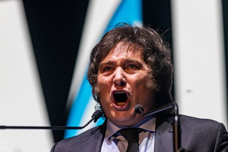 Argentina bajo paro total: El pueblo se moviliza contra reforma de Milei, trenes, vuelos y metro se niegan a funcionar