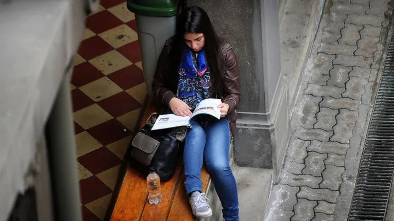 Advierten impacto del CAE en la salud mental de los chilenos