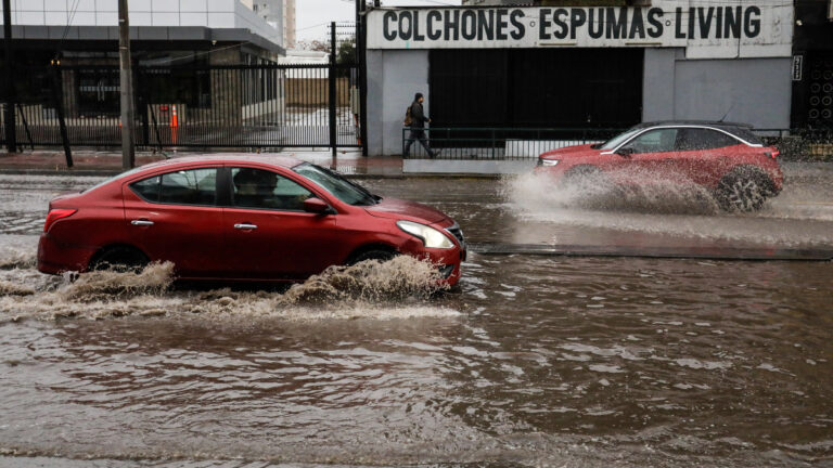 Meteorólogo proyecta prolongado ciclo de lluvias en Chile: “Estos son los primeros eventos de un largo período”
